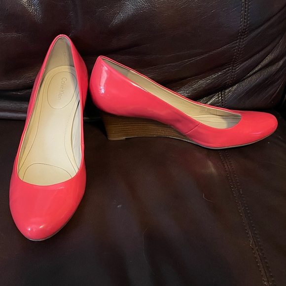 Calvin Klein Yazmin Patent Leather Wedge Pumps - Picture 2 of 10